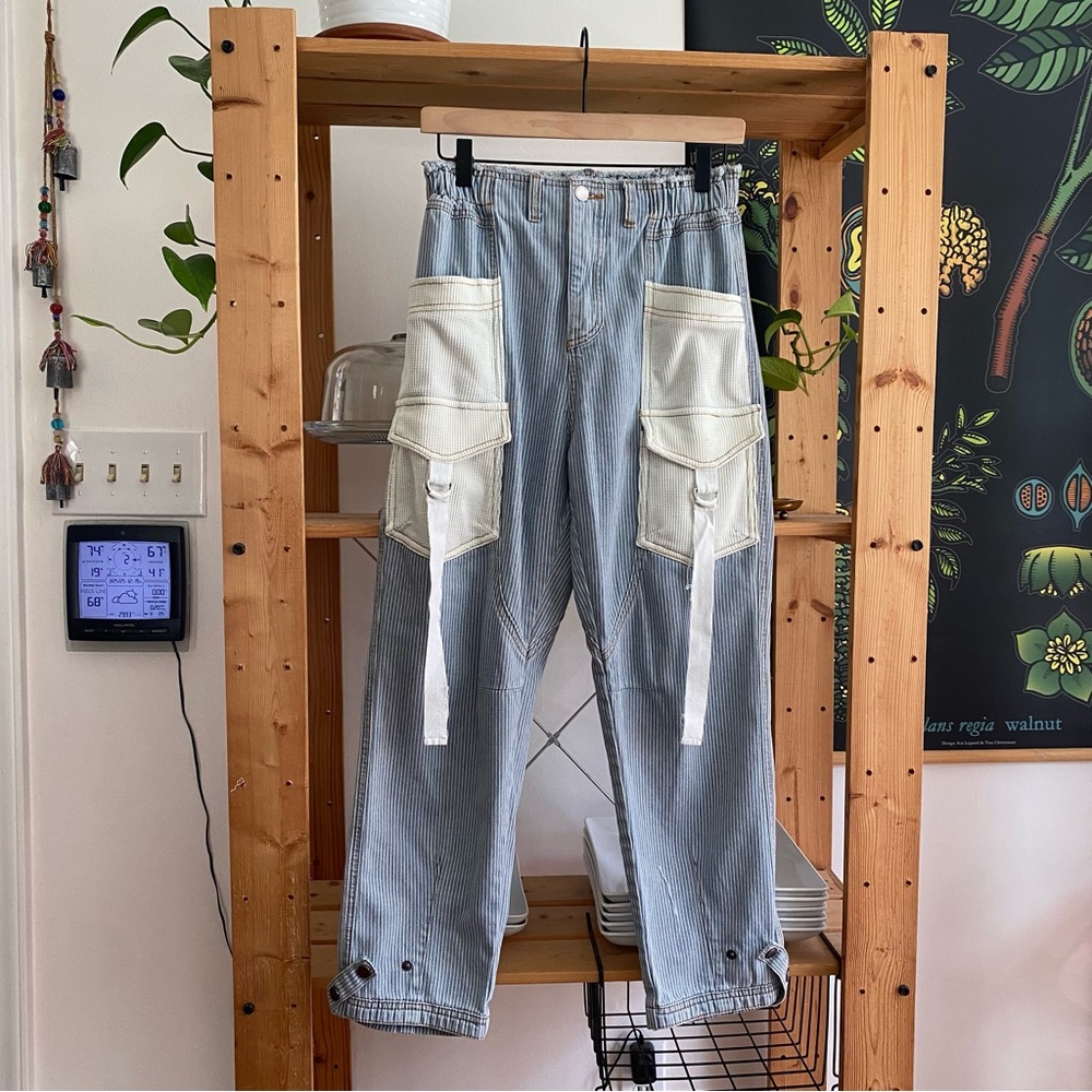 POL Light Blue Denim Cargo Jeans with Cream Pockets - Picture 4 of 16